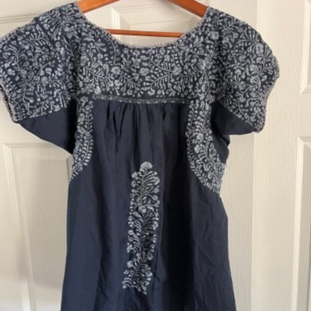 NEW Beautiful Navy Mexican Embroidery Peasant Blouse!